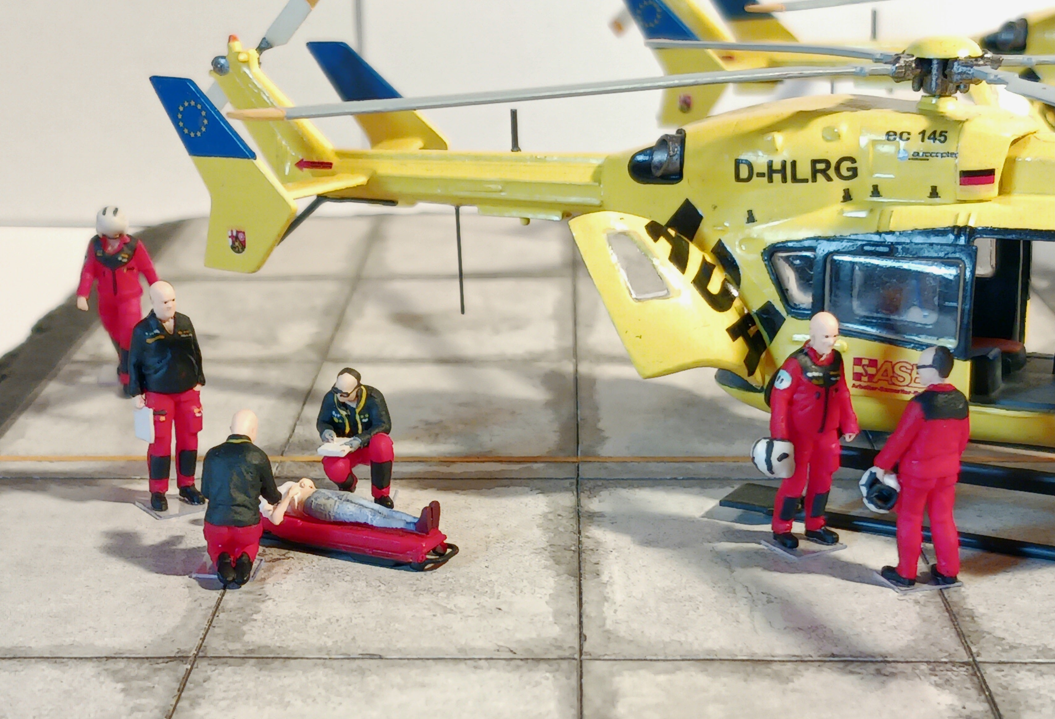 Coffret d'équipage d'hélicoptère 7 figurines miniatures