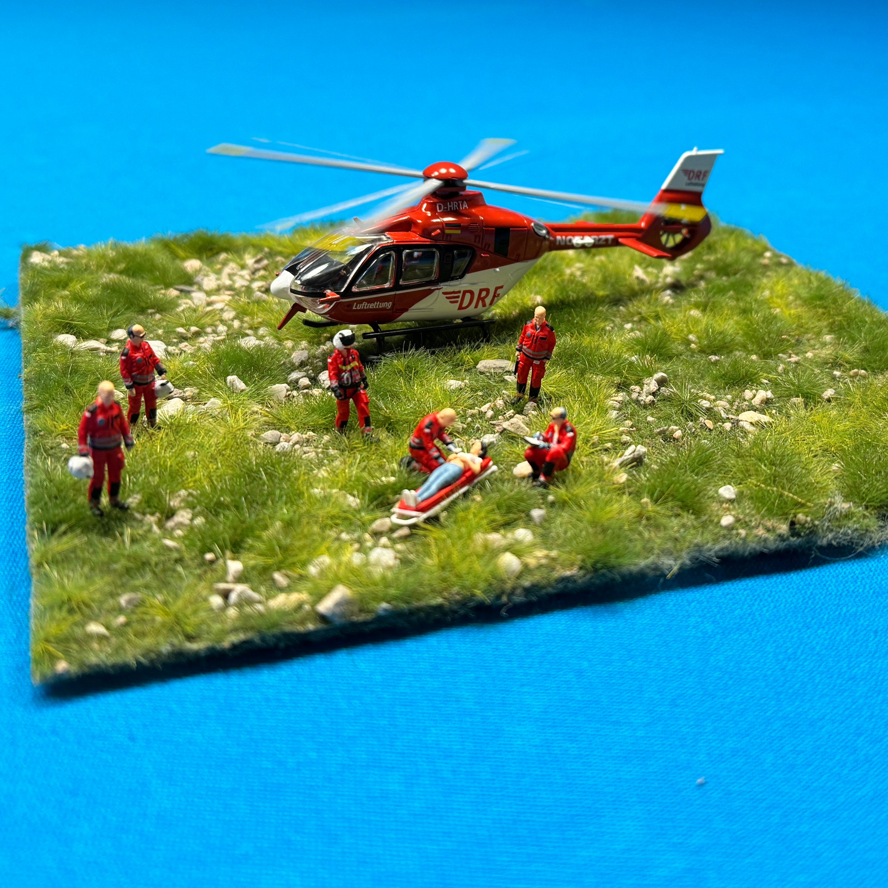 Coffret d'équipage d'hélicoptère 7 figurines miniatures