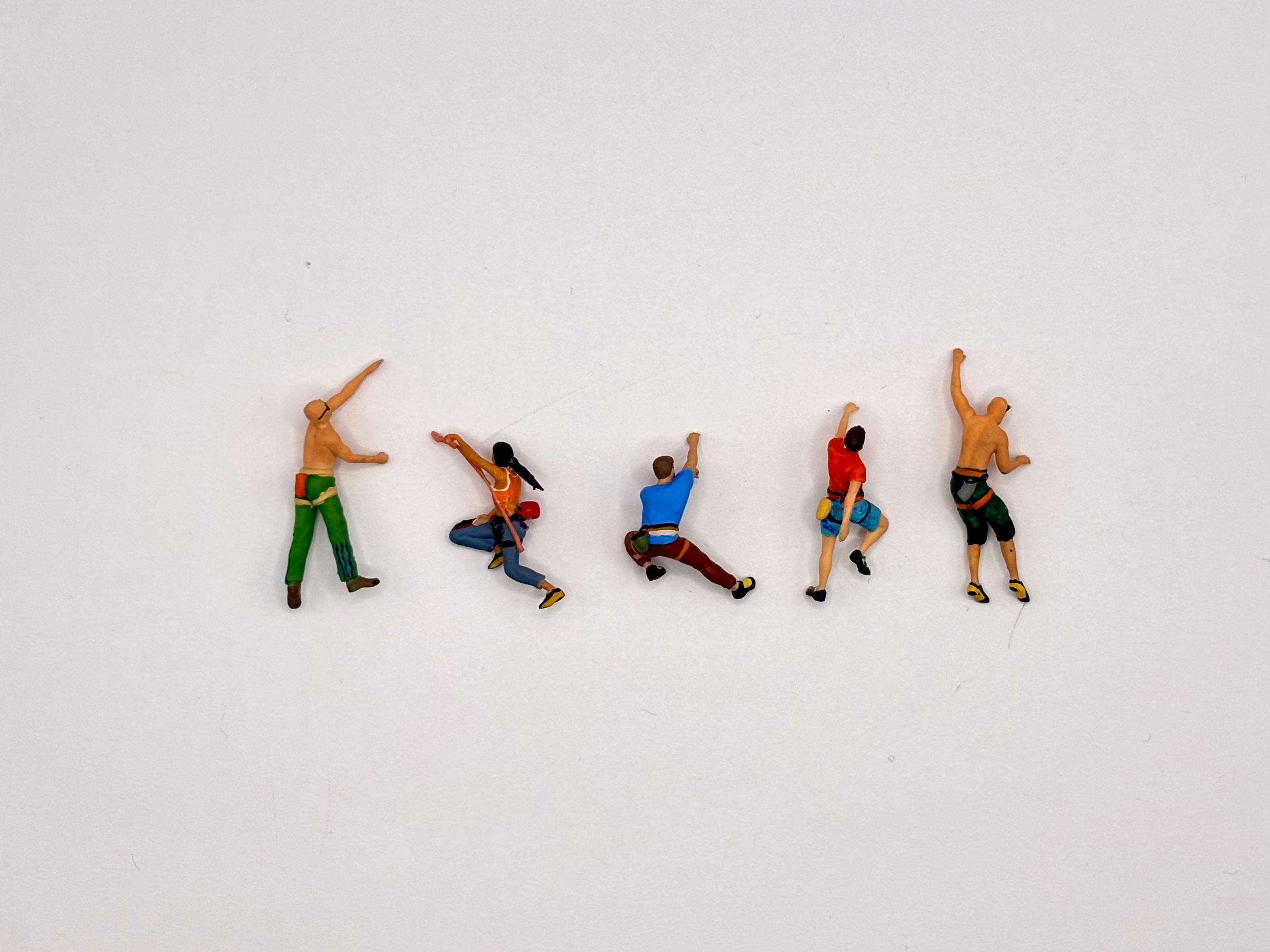 Ensemble de grimpeurs 7 figurines miniatures